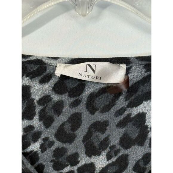 Women’s Natori 2 piece pant pajama set leopard size medium - Picture 11 of 11